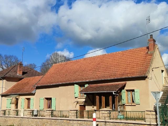 Grande maison avec terrain proche de Charolles