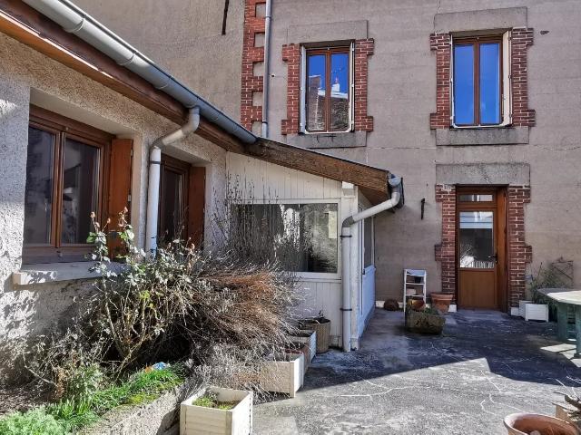 MAISON AVEC TERRASSE