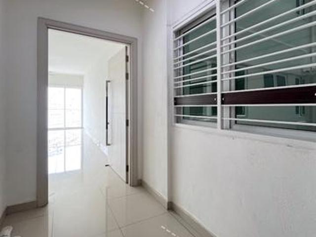 SALE LIMITED HIGH FLOOR CORNER Best Price Well Maintained Unit