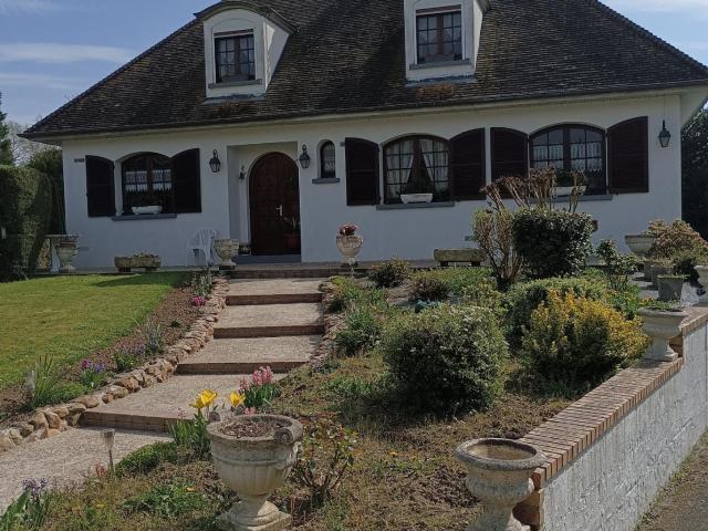 SALENCY PROCHE DE NOYON MAISON 6 PIECES120 m2