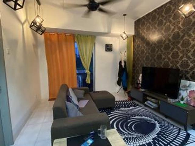 Sales Apartment Taman Pinggiran Putra Facing Equine Park