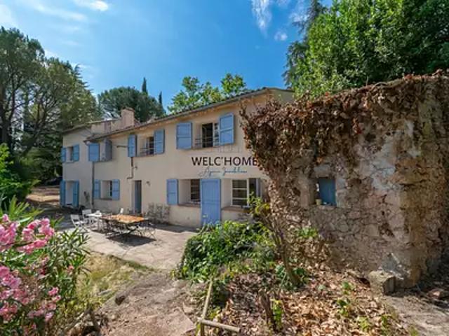 Salernes 83690 Achat / Vente maison 8 pièces t8 terrasse