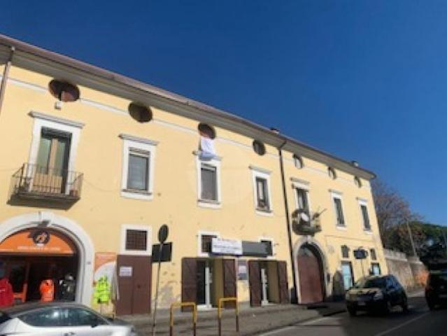 SALERNO LOCALE COMMERCIALE