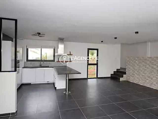Saliès 81990 Location maison 5 pièces t5 piscine terrasse