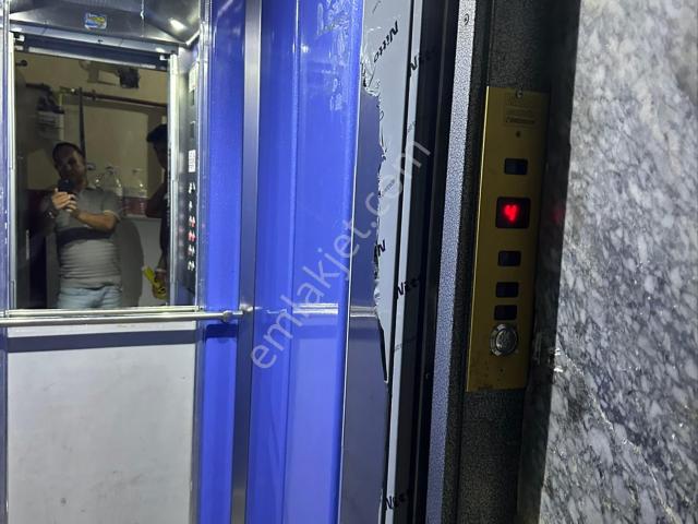 Salih Emlak 'tan Fatih Mahallesinde Kiralık Asansörlü 1+1 Çatı Dairesi