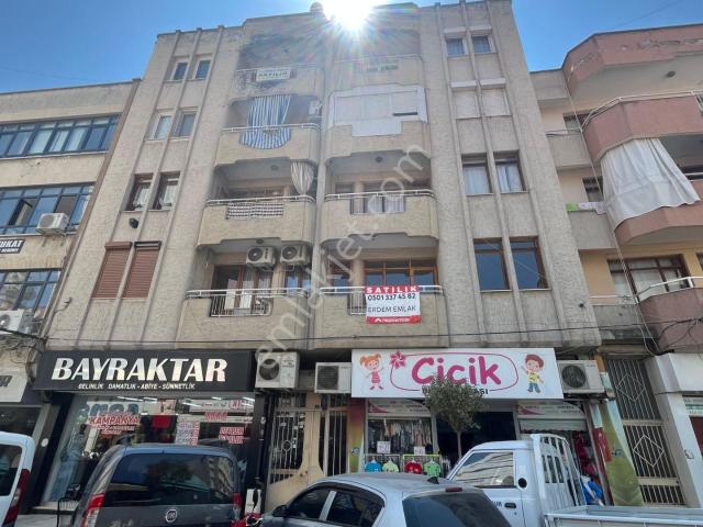 Salihli Erdem Emlaktan Turan Caddesi Üzeri Satılık 3+1 Daire
