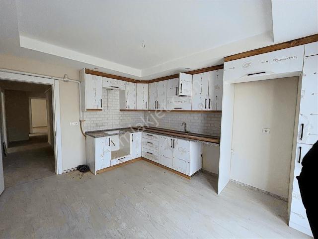 Salihli Yeşilyurt Mahallesinde Satılık 3+1 Ler