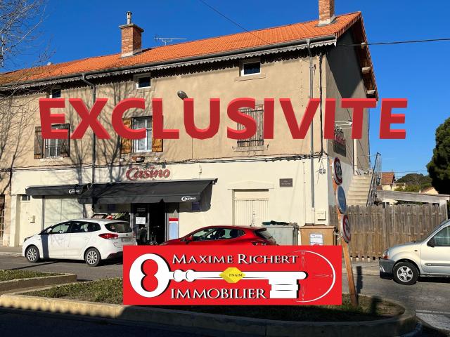 Salin de Giraud 13: Ensemble Immobilier = Un Local commercial de 125 m2 + un Appartement T4 Traversant de 1