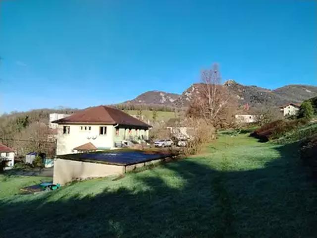 Salins les Bains 39110 Achat / Vente appartement 8 pièces t8 au dernier étage cave