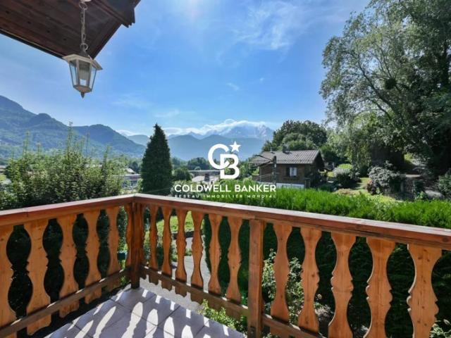 Sallanches, chalet madrier 170m² sur terrain 1076m²