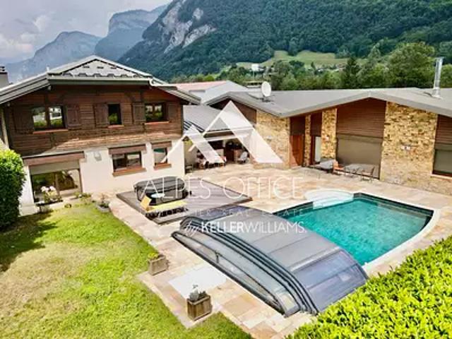 Sallanches 74700 Achat / Vente maison 7 pièces t7 piscine parking