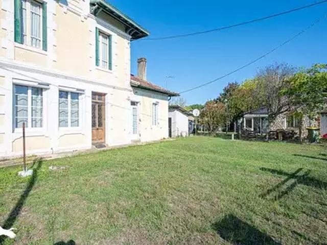 Salles 33770 Achat / Vente maison 6 pièces t6 au dernier étage parking