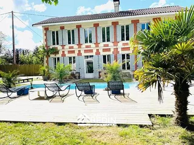 Salles 33770 Achat / Vente maison 9 pièces t9 au dernier étage piscine