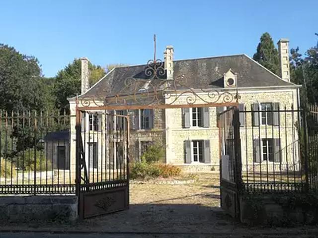 Salles 79800 Achat / Vente maison 8 pièces t8 parking