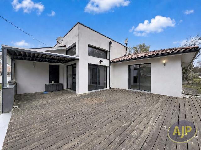 Salles Vente Maison 33
