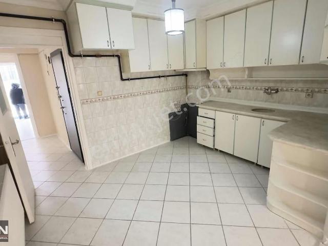 Salman'dan Bayraklı Postacılar Mah.kiralık Geniş 2+1 Daire