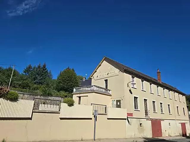 Salmiech 12120 Achat / Vente immeuble au dernier étage piscine