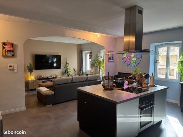 Salon centre T3 de 87 m2