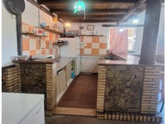 Salon con chimenea