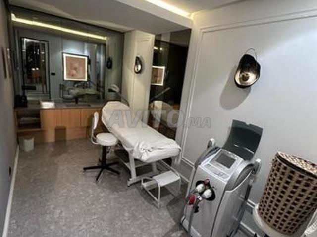 Salon de beauté à vendre 111 m² Bd La Corniche
