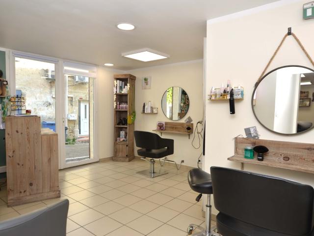 SALON DE COIFFURE