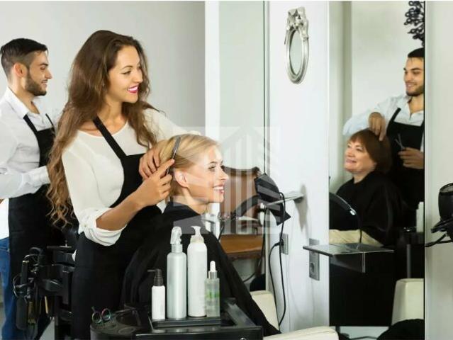 Salon de coiffure avec local indépendant