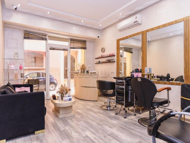 Salon de coiffure et esthétique à louer – À côté de SupdeCo, Marrakech