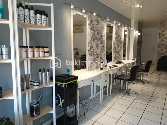 ✂️ SALON DE COIFFURE MIXTE – SAINTES RIVE DROITE – AXE PASSANT – CLIENTÈLE FIDÈLE
