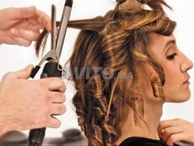 Salon de coiffure pour femmes équipé. Gestion libre. 95m². Ain Chok