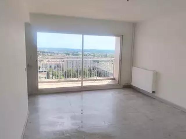 Salon de Provence 13300 Achat / Vente appartement 3 pièces t3