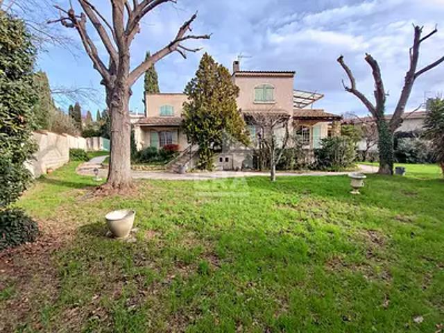 Salon de Provence 13300 Achat / Vente maison 7 pièces t7