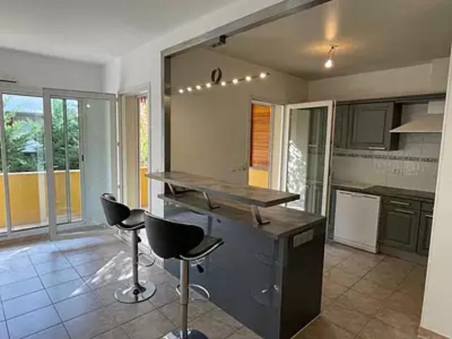 Salon de Provence 13300 Location appartement 3 pièces t3