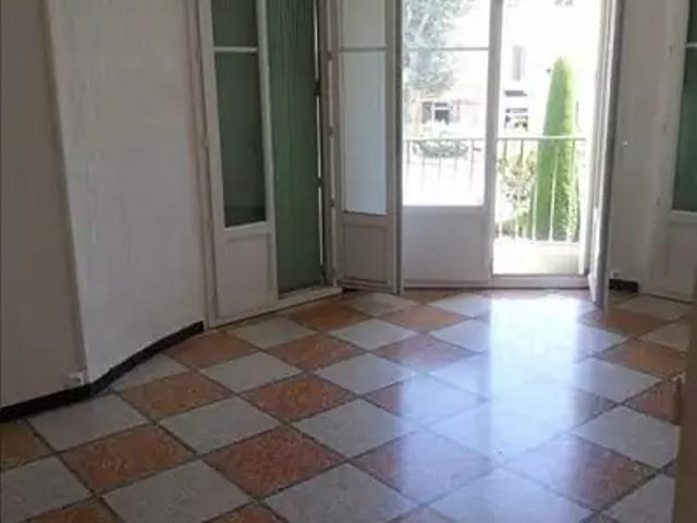 Salon de Provence 13300 Location appartement 3 pièces t3 cave