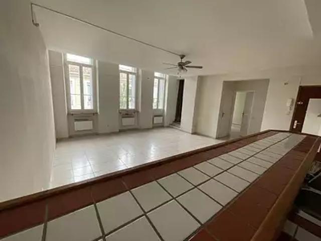 Salon de Provence 13300 Location divers 4 pièces