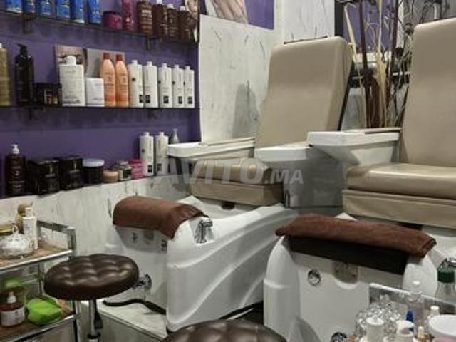 Salon équipé à vendre près de la rue Al Qods