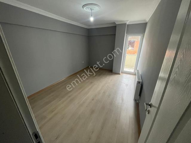 Sapanca Merkezde Kiralık 3+1 İçi Yenilenmiş Daire | Tapu54