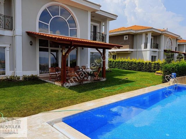 Sapanca Gazipaşa Mahallesi Satılık Site İçi Müstakil Villa
