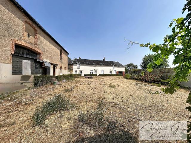 Sarthe 72, Propriété à vendre sur plus de 4 hectares, habitation et nombreuses dépendances et espaces de stockage, fort potentiel agricole, touristique ou artisanal