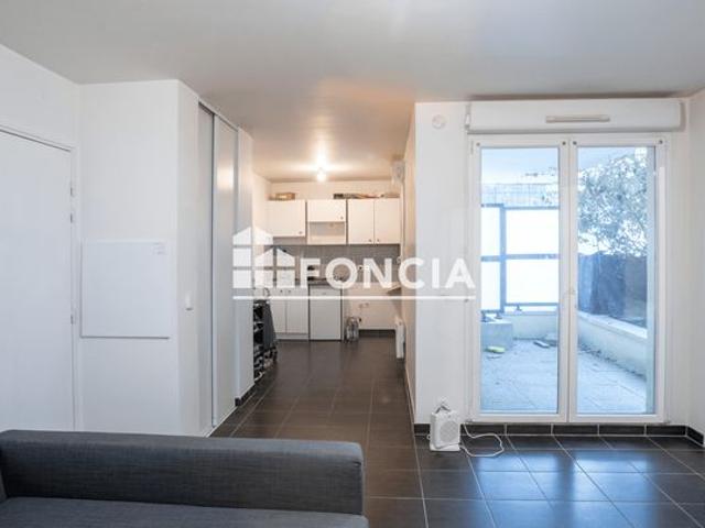 SARTROUVILLE Idéal investisseur A vendre 5 min à pied de la gare Appartement récent 2 pièces de 42 m2
