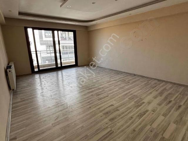 Saruhanlı Merkezde 145m² Arakat Kiralık Daire