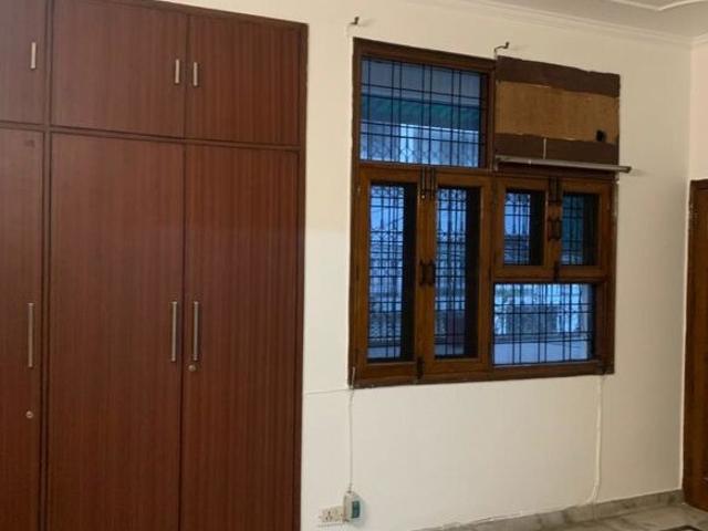 Sarvodaya Enclave 3 Bedroom 200 Sq. Yd. Builder Floor in Sarvodaya Enclave Delhi Listing ID: #10366