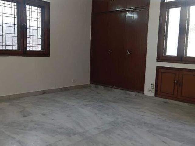Sarvodaya Enclave 3 Bedroom 300 Sq. Yd. Builder Floor in Sarvodaya Enclave Delhi Listing ID: #10391