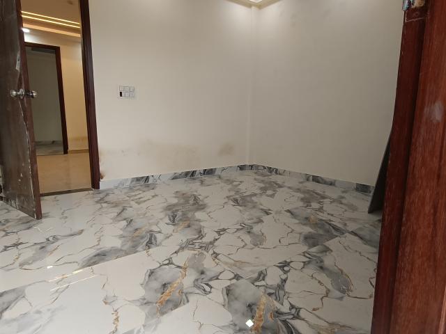 Sarvpriya Vihar 3 Bedroom 170 Sq. Yd. Apartment in Sarvapriya Vihar Delhi Listing ID: #9902