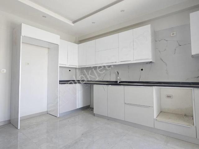 Sarıcam Bld Cıvarı Genıs Oturumlu 3+1 Kapalı Mutfak