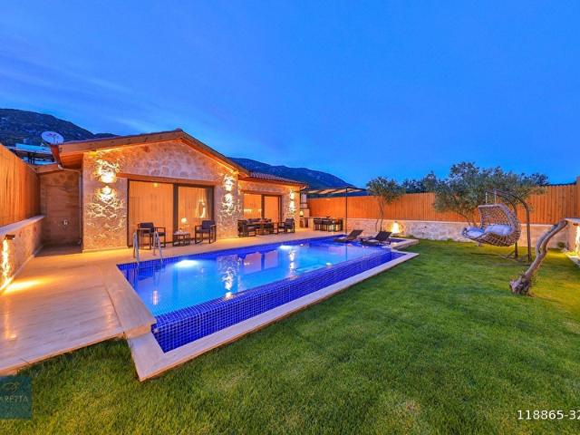 Sarıbelen köyünde özel Havuzlu Taş Villa