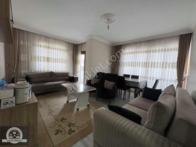 Sarıgazi Tam Merkezde 3+1 90 M2 Satılık Arakat Daire