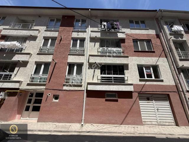 Sarılar Gayrimenkul 2+1 Kombili Bakımlı Kiralık Daire