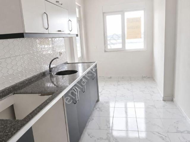 Sarılar Yeni Mahallede Satılık 2+1 115 M2 3.kat Daire