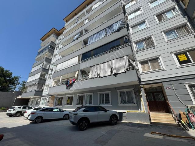 Sarımazı'da Güzel Konumda Site İçi Satılık 3+1 Daire