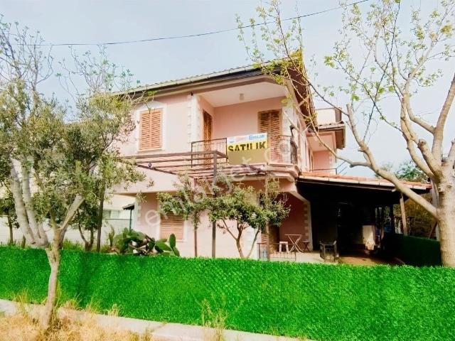Sarımsaklı Da Denize Sıfır Satılık Villa 3+1 Bahçeli İkiz Villa
